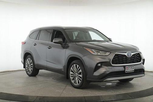 2022 Toyota Highlander Hybrid Platinum