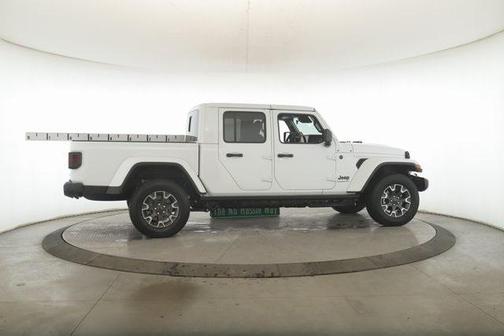 2026 Jeep Gladiator Sahara 4x4