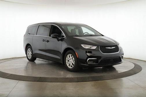 2025 Chrysler Pacifica L
