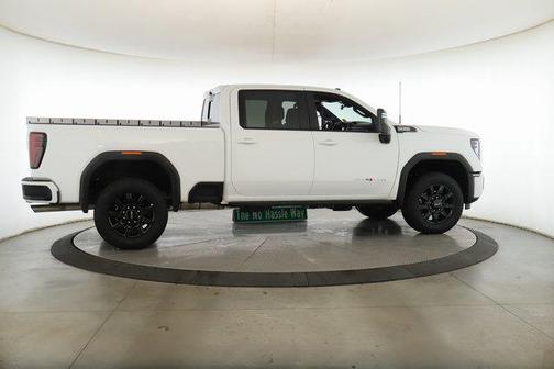 2025 GMC Sierra 2500 AT4