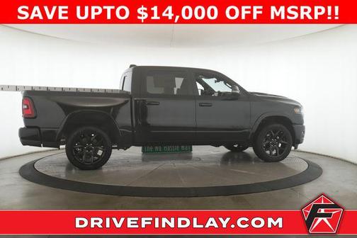 Diamond Black Crystal Pearlcoat 2026 RAM 1500 Laramie