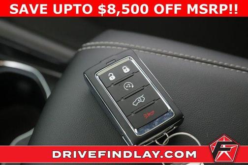Diamond Black Crystal Pearlcoat 2026 Jeep Grand Cherokee Altitude