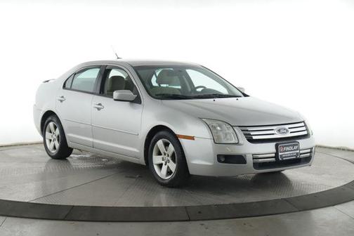 Silver 2009 Ford Fusion SE