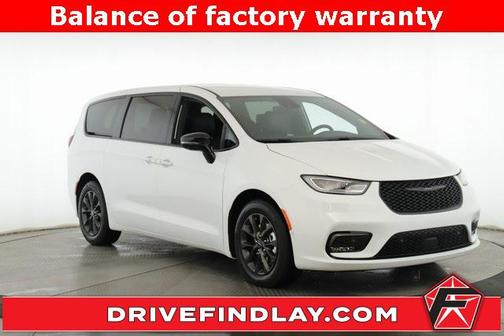 2024 Chrysler Pacifica Hybrid S Appearance Pkg