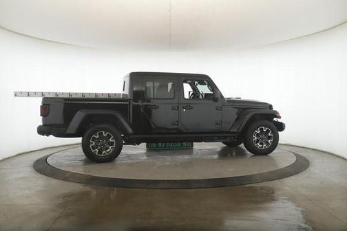 2026 Jeep Gladiator Sahara 4x4