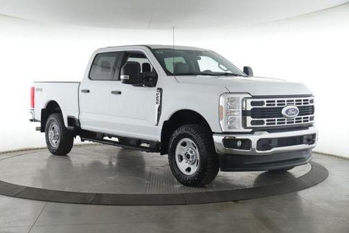 Oxford White 2024 Ford F-250 XLT