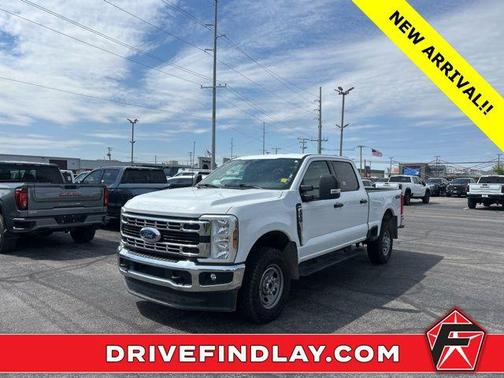 Oxford White 2024 Ford F-250 XLT