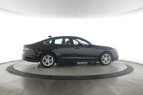 Crystal Black Pearl 2024 Honda Accord LX 1.5T