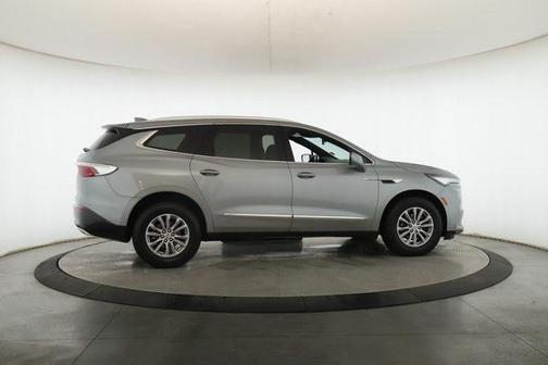 2023 Buick Enclave Essence AWD