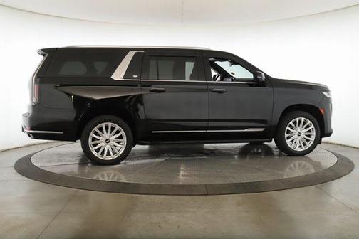 2022 Cadillac Escalade ESV Luxury