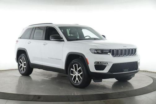 Bright White Clearcoat 2025 Jeep Grand Cherokee Limited