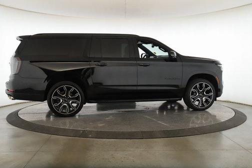 2025 Chevrolet Suburban RST