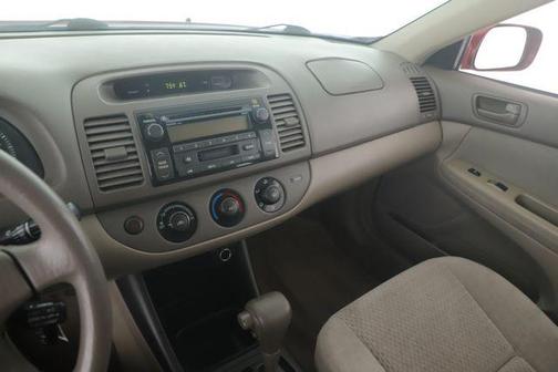 2004 Toyota Camry LE V6