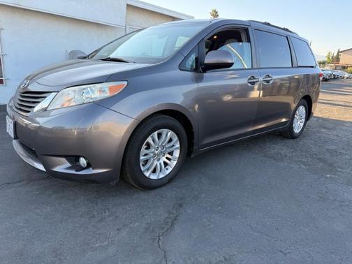 2014 Toyota Sienna XLE