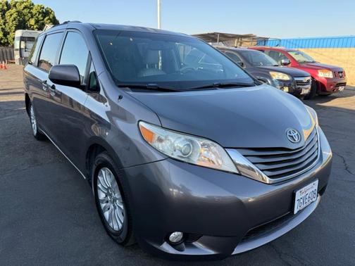 2014 Toyota Sienna XLE