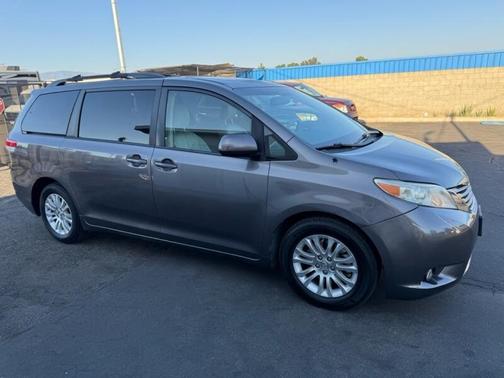 2014 Toyota Sienna XLE