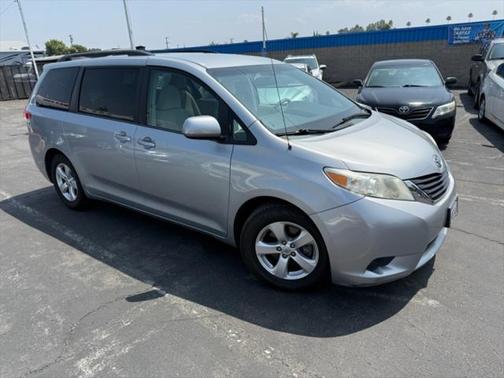 2014 Toyota Sienna LE