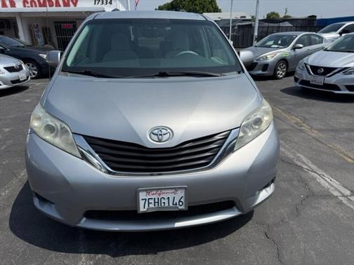 2014 Toyota Sienna LE