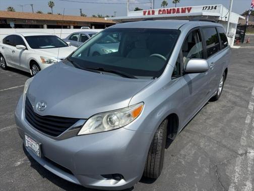 2014 Toyota Sienna LE