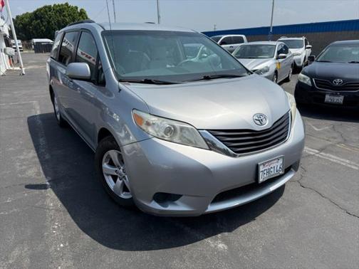 2014 Toyota Sienna LE