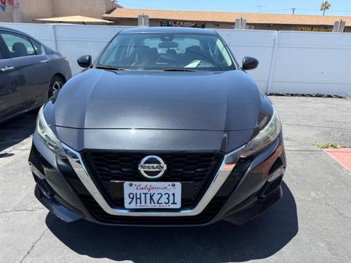 Super Black 2022 Nissan Altima 2.5 SV