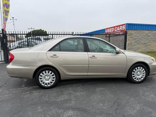 2004 Toyota Camry XLE