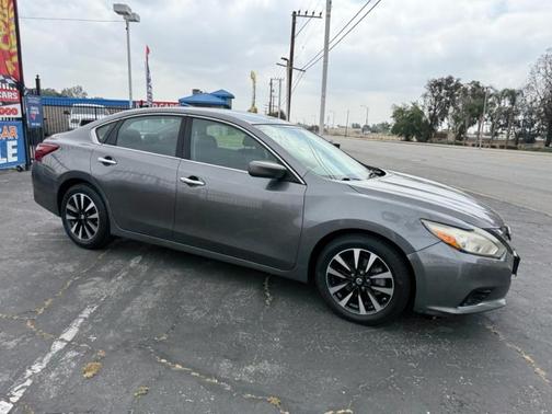 Gun Metallic 2018 Nissan Altima 2.5 SV