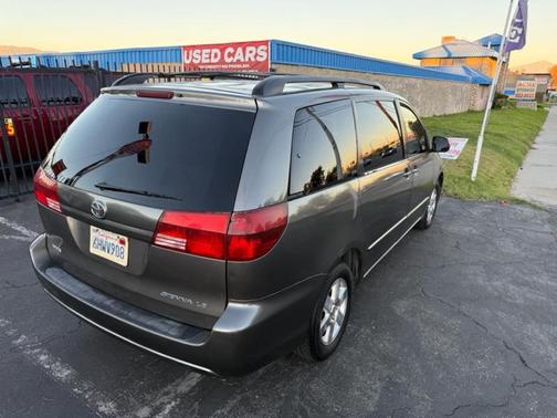 2005 Toyota Sienna CE