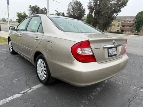 2004 Toyota Camry XLE