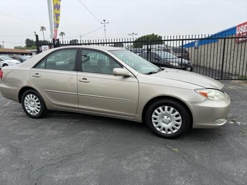 2004 Toyota Camry XLE