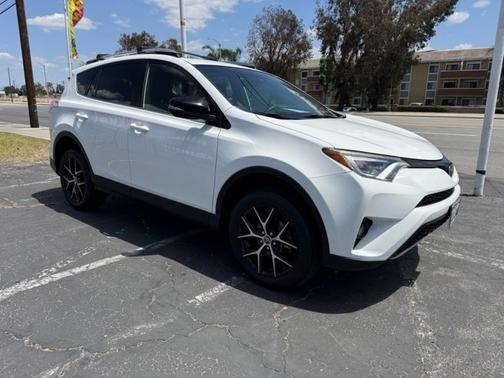 Super White 2017 Toyota RAV4 SE