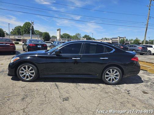 2011 INFINITI M56x Base
