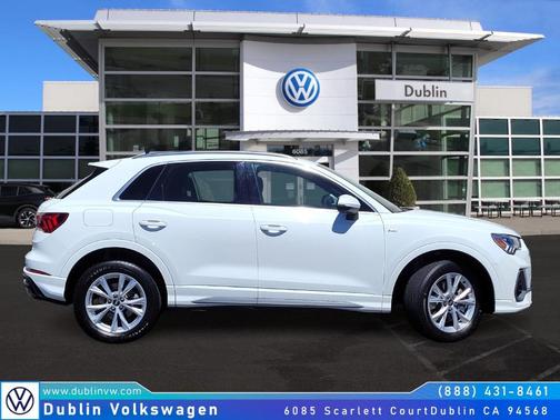 2023 Audi Q3 45 S line Premium