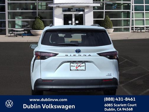 2024 Toyota Sienna XLE