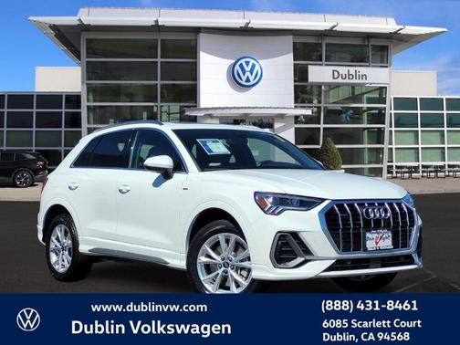 2023 Audi Q3 45 S line Premium