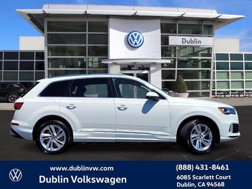 2023 Audi Q7 55 Premium Plus