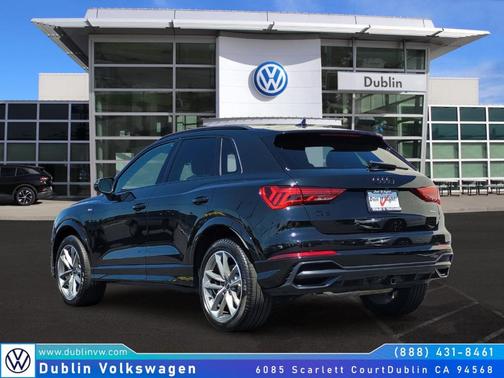 2022 Audi Q3 45 S line Premium