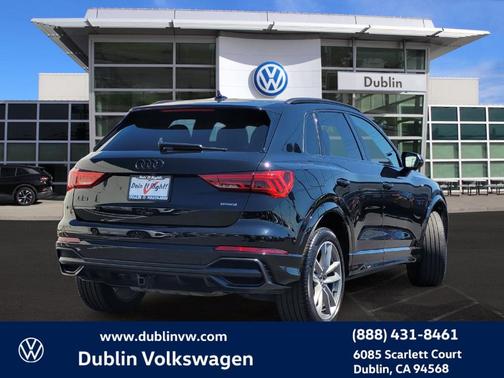 2022 Audi Q3 45 S line Premium