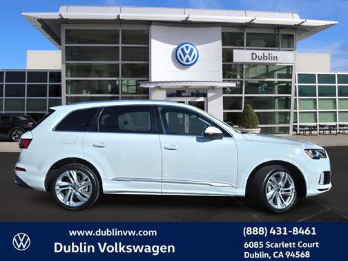 2023 Audi Q7 55 Premium Plus