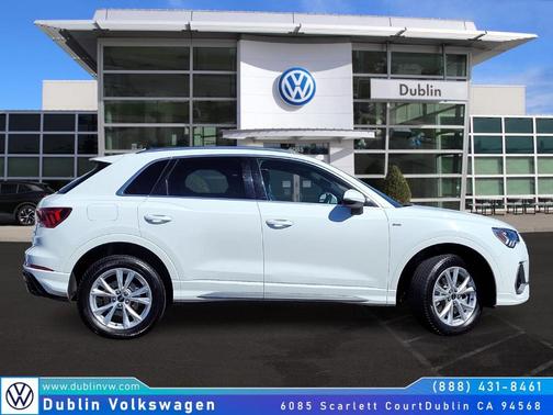 2023 Audi Q3 45 S line Premium