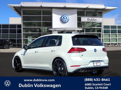 2019 Volkswagen Golf R 2.0T w/DCC & Navigation
