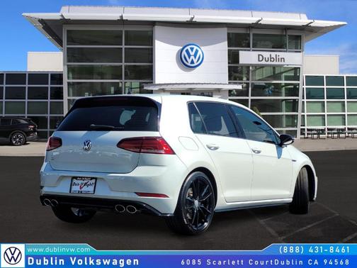 2019 Volkswagen Golf R 2.0T w/DCC & Navigation