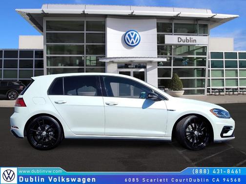 2019 Volkswagen Golf R 2.0T w/DCC & Navigation