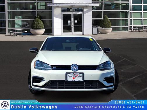 2019 Volkswagen Golf R 2.0T w/DCC & Navigation