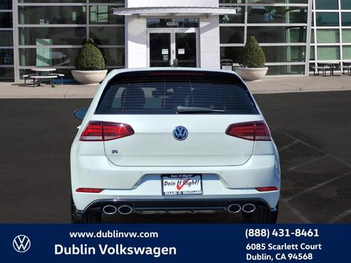 2019 Volkswagen Golf R 2.0T w/DCC & Navigation