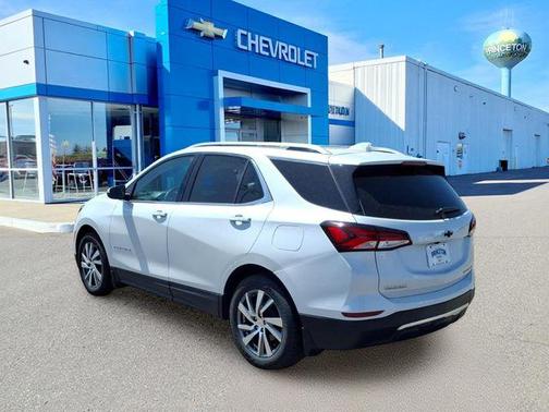 Iridescent Pearl Tricoat 2022 Chevrolet Equinox Premier w/1LZ