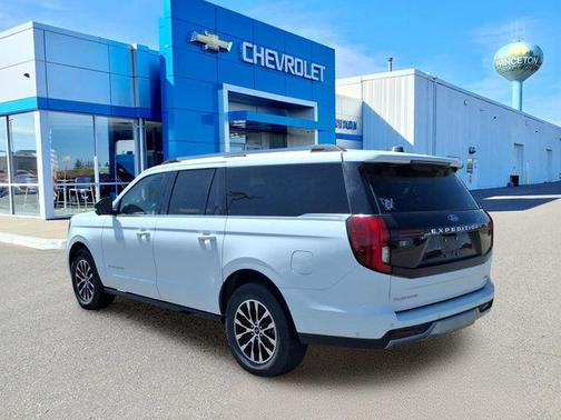 Oxford White 2025 Ford Expedition Max Platinum