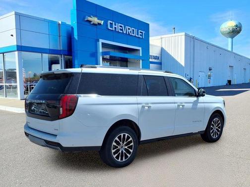 Oxford White 2025 Ford Expedition Max Platinum