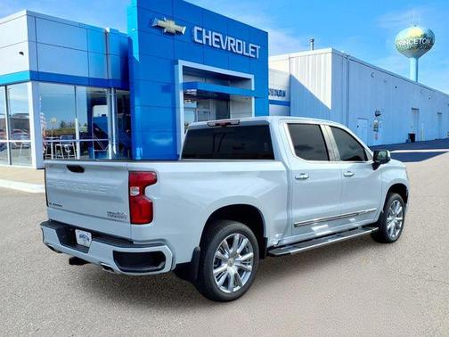 Polar White Tricoat 2026 Chevrolet Silverado 1500 High Country