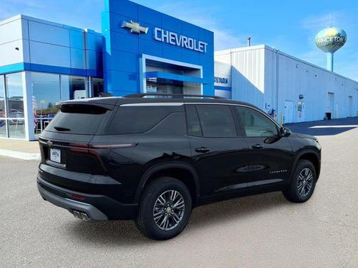 Mosaic Black Metallic 2026 Chevrolet Traverse LT